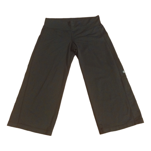 Lululemon Wide Leg Crops Size 8 Black - Picture 3 of 3